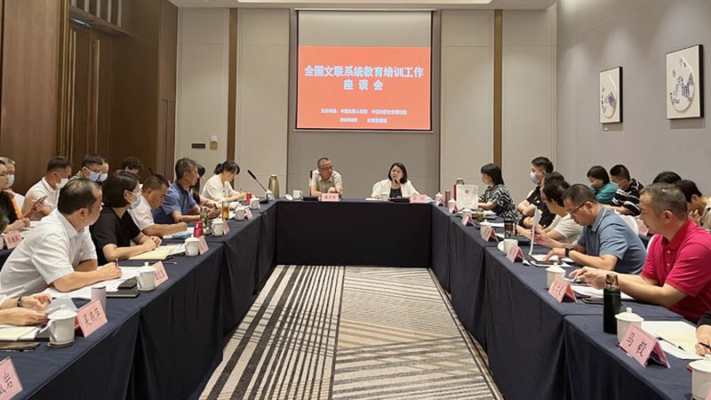 在电工培训中，理论课与实操课的时间分配应遵循以下原则：