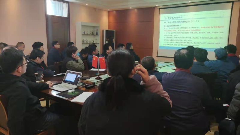 师资背景是判断会计培训老师口碑排名的关键因素之一。以下是一些具体的考量点：
