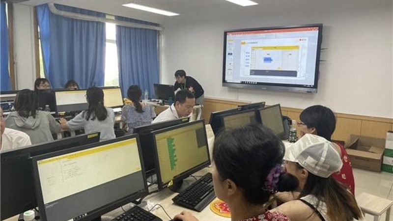 少儿编程教师技能要求的解码：从课程设计到教学实践