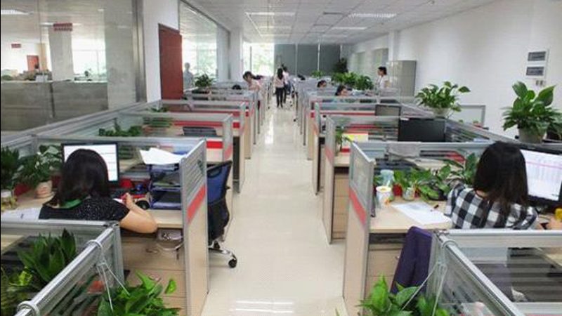 小标题：行业趋势分析